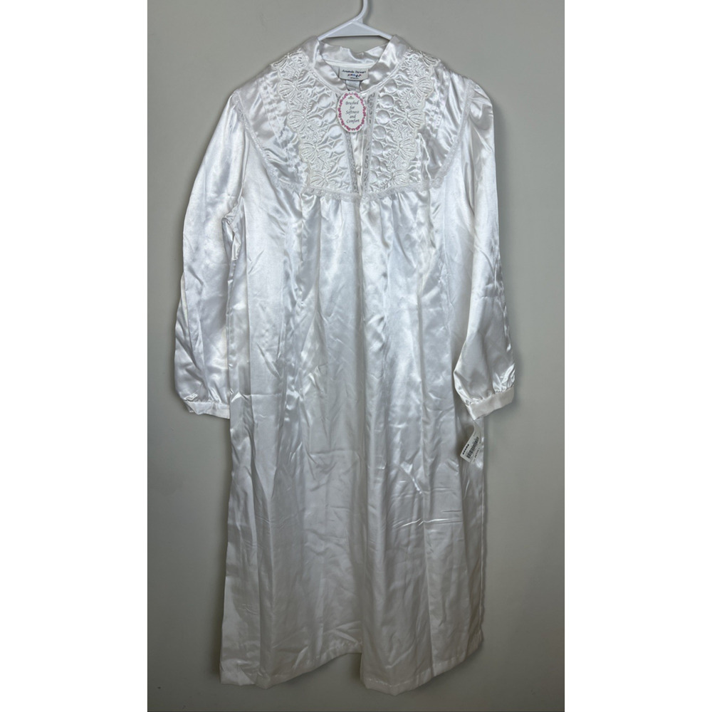 Amanda Stewart Large Petite Nightgown Embroidered Top White NWT Sears